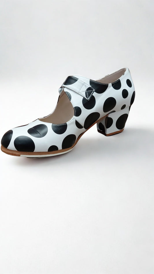 ZAPATOS PROFESIONALES BEGOÑA CERVERA MODELO TABLAS, BLANCOS CON LUNARES NEGROS TALLA 37