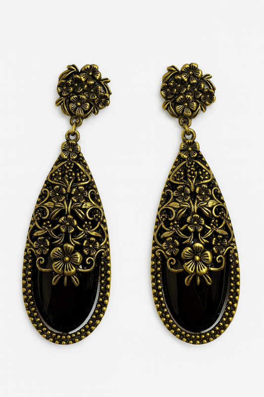 PENDIENTES NEGROS GRANDES CON ORNAMENTACIÓN DORADA