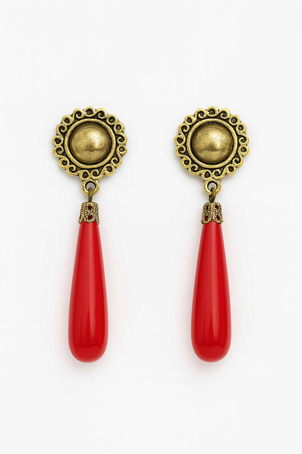 PENDIENTES DE LÁGRIMA FINA ROJOS CON ENGANCHE DORADO