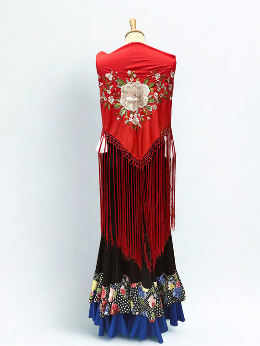 MANTÓN ROJO EN PICO CON BORDADO FLORAL FLECO LARGO