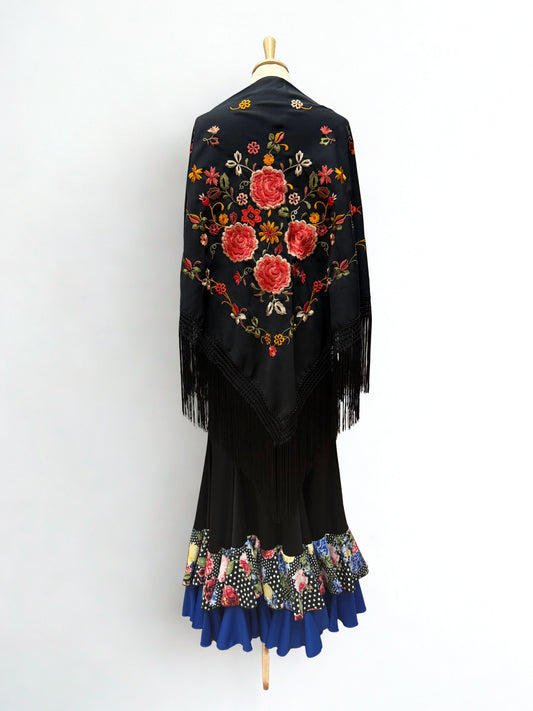MANTÓN NEGRO EN PICO BORDADO FLORAL