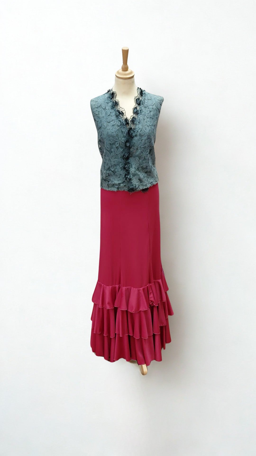 FALDA FLAMENCO GROSELLA TRES VOLANTES TALLA M