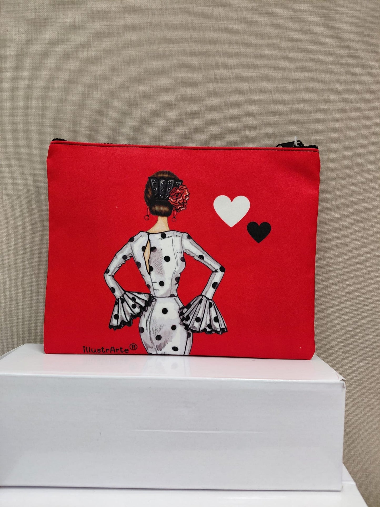 NECESER ROJO ESTAMPADO DE ILUSTRARTE®