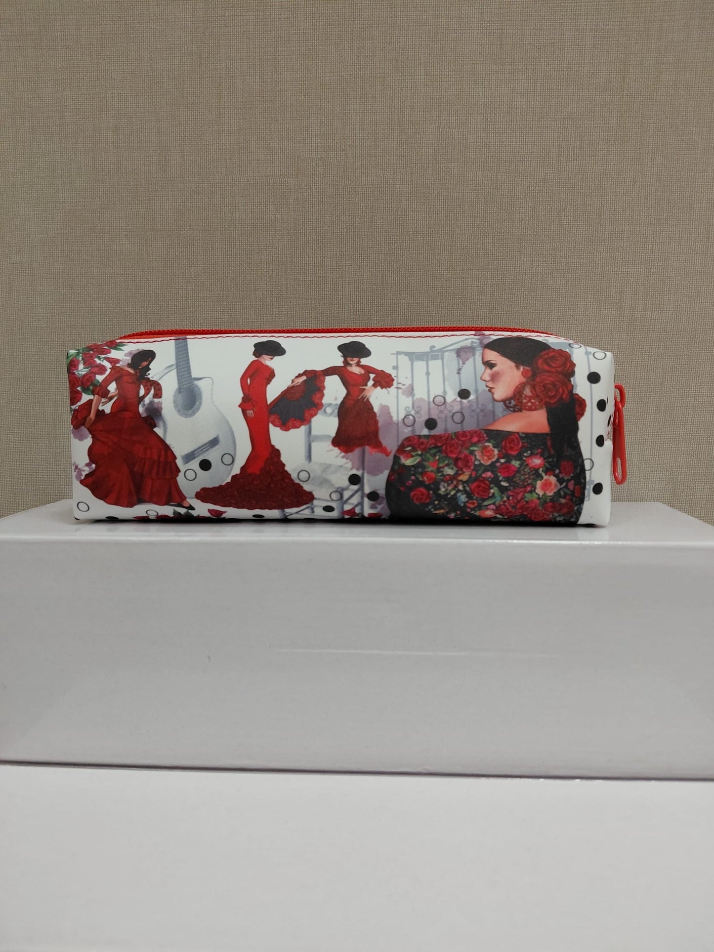 ESTUCHE ILUSTRADO DE FLAMENCA