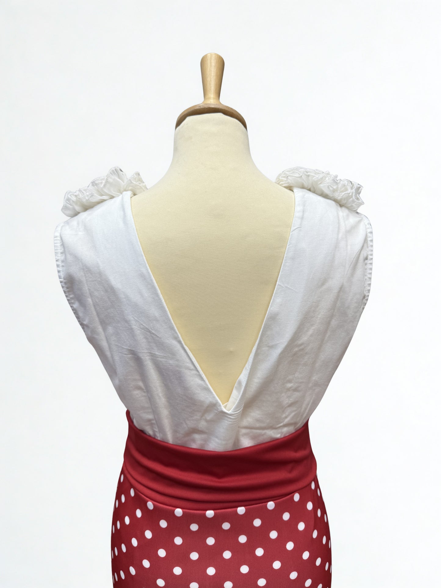 BLUSA BLANCA CON VOLANTES RIZADOS