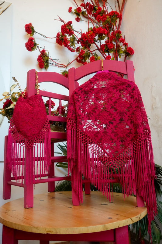 MANTON ROJO DE ENCAJE DE KÁHYRA
