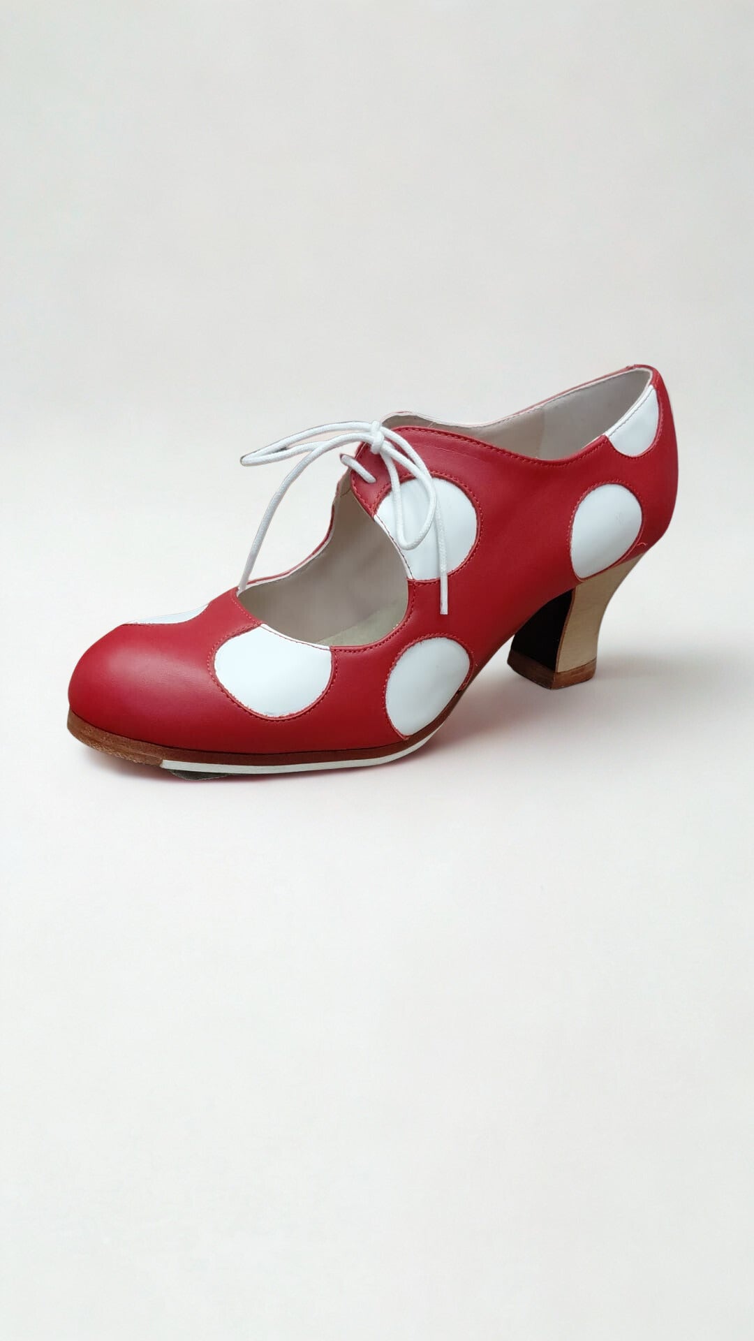 ZAPATOS PROFESIONALES BEGOÑA CERVERA MODELO LUNARES CORDONES, ROJOS CON LUNAR BLANCO TALLA 39